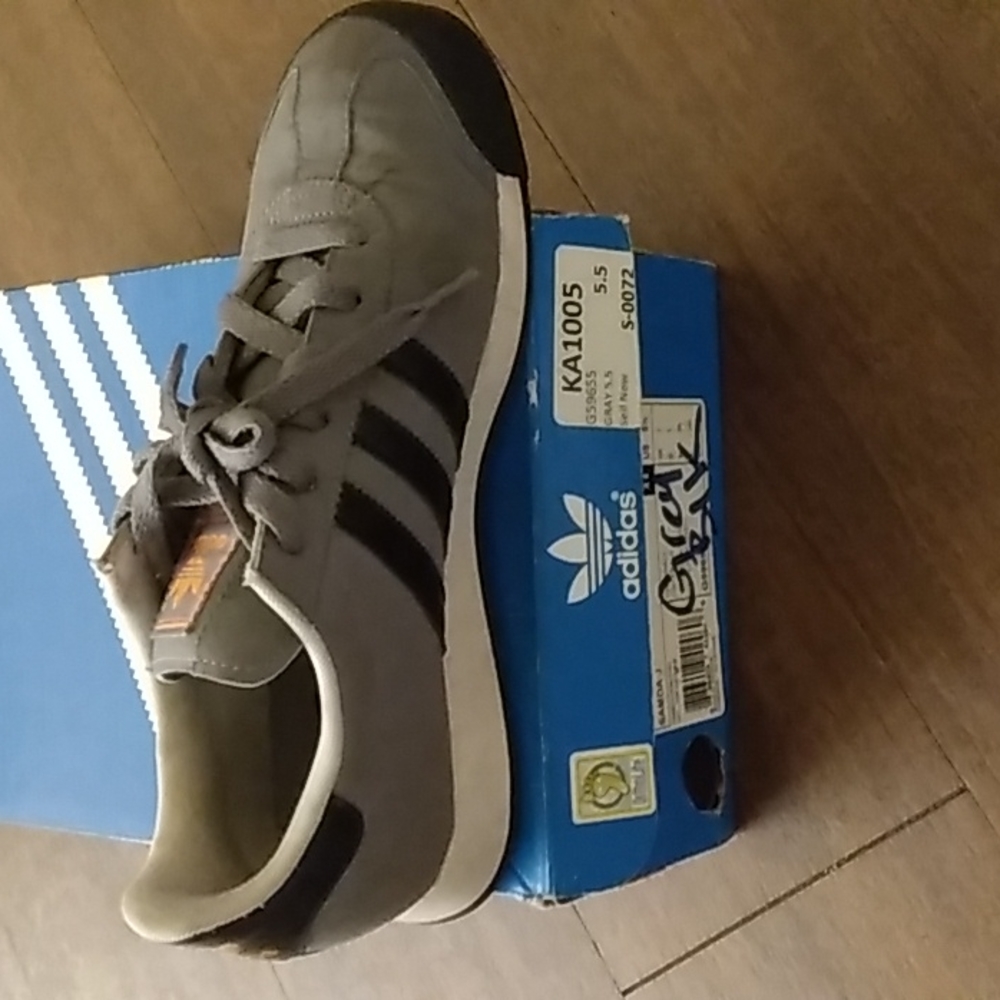 Used adidas <Quick Sale Expires 4/15/22>